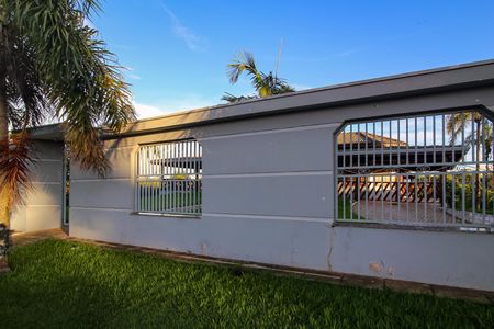 Casa para alugar com 1200m², 6 quartos e 4 vagasFachada frente