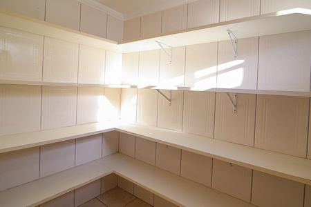 Casa para alugar com 1200m², 6 quartos e 4 vagasCozinha salão + Dispensa