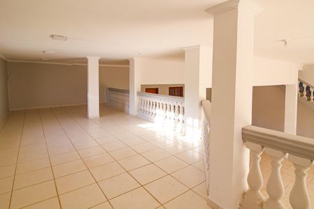 Casa para alugar com 1200m², 6 quartos e 4 vagasSalão + Garagem + Mesanino