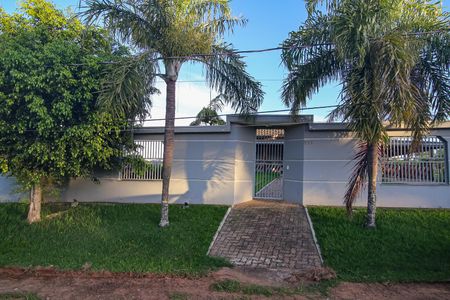 Casa para alugar com 1200m², 6 quartos e 4 vagasFachada frene