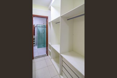 Casa para alugar com 1200m², 6 quartos e 4 vagasSuite 1 - closet