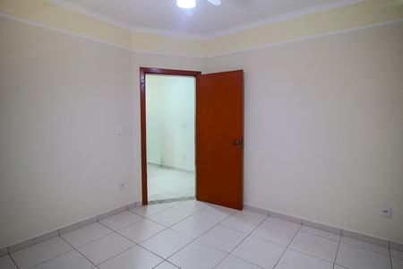 Casa para alugar com 1200m², 6 quartos e 4 vagasQuarto 1