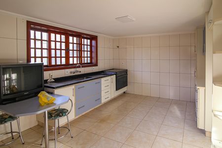 Casa para alugar com 1200m², 6 quartos e 4 vagasCozinha salão 