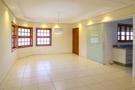 Casa para alugar com 1200m², 6 quartos e 4 vagasSala jantar