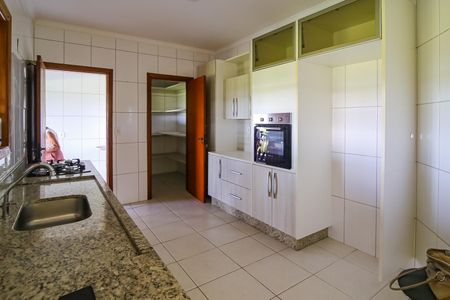 Casa para alugar com 1200m², 6 quartos e 4 vagasCozinha