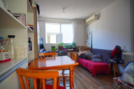 Sala de apartamento à venda com 2 quartos, 42m² em Sarandi, Porto Alegre