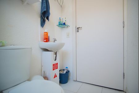 Banheiro Corredor de apartamento à venda com 2 quartos, 42m² em Sarandi, Porto Alegre