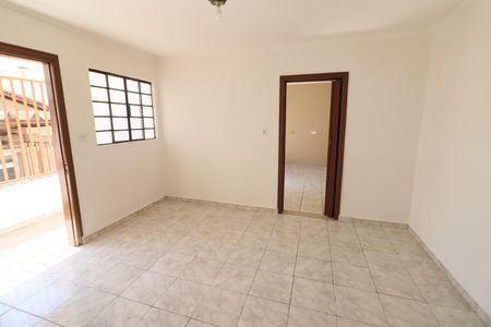 Casa à venda com 245m², 3 quartos e 2 vagasSala 2