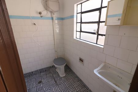 Casa à venda com 245m², 3 quartos e 2 vagasBanheiro 2
