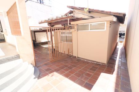 Casa à venda com 245m², 3 quartos e 2 vagasQuintal