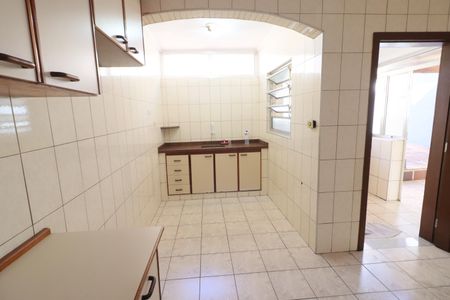 Casa à venda com 245m², 3 quartos e 2 vagasCozinha