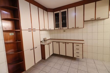 Casa à venda com 245m², 3 quartos e 2 vagasCozinha