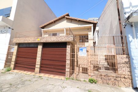 Casa à venda com 245m², 3 quartos e 2 vagasFachada