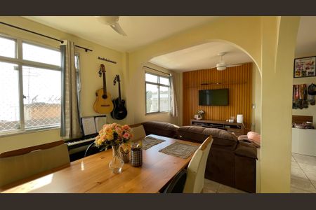 Sala de apartamento para alugar com 2 quartos, 57m² em Praia da Bandeira, Rio de Janeiro