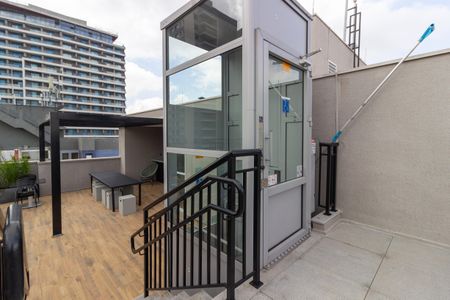 Apartamento para alugar com 34m², 1 quarto e sem vaga Apartamento para alugar com 34m², 1 quarto e sem vagaÁrea comum - Piscina