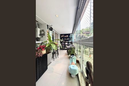 Apartamento à venda com 153m², 3 quartos e 2 vagasVaranda da Sala e do escritório