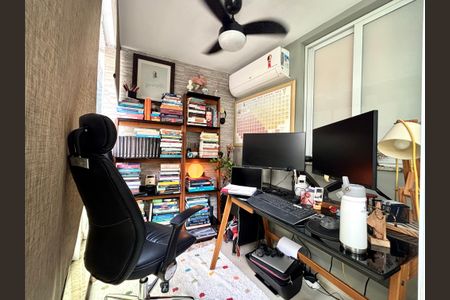 Apartamento à venda com 153m², 3 quartos e 2 vagasEscritório