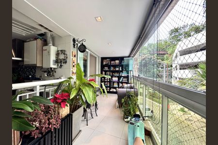 Apartamento à venda com 153m², 3 quartos e 2 vagasVaranda da Sala e do escritório