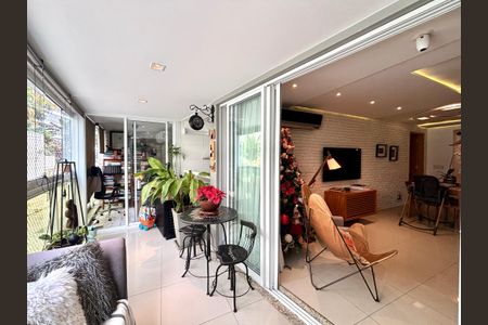 Apartamento à venda com 153m², 3 quartos e 2 vagasVaranda da Sala e do escritório