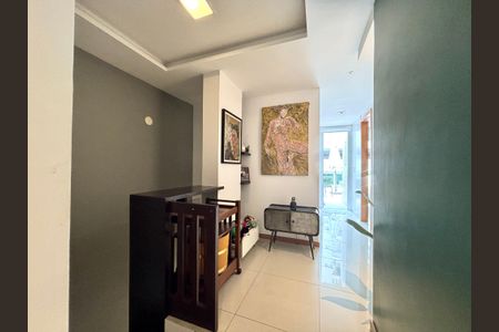 Apartamento à venda com 153m², 3 quartos e 2 vagasCorredores