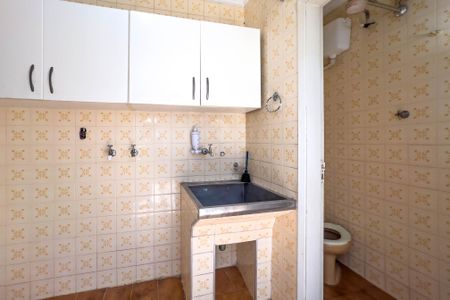 Casa à venda com 101m², 3 quartos e sem vagaQuintal e área de serviço 