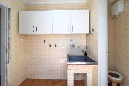 Casa à venda com 101m², 3 quartos e sem vagaQuintal e área de serviço 