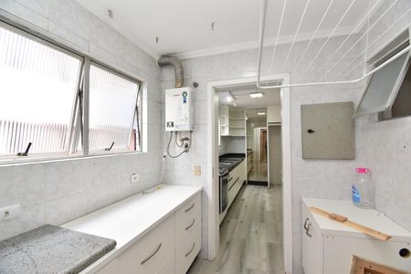 Apartamento para alugar com 143m², 3 quartos e 1 vagaÁrea de Serviço