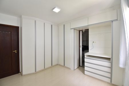Apartamento para alugar com 143m², 3 quartos e 1 vagaSuíte
