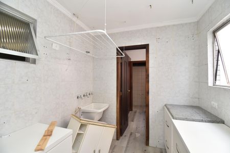 Apartamento para alugar com 143m², 3 quartos e 1 vagaÁrea de Serviço