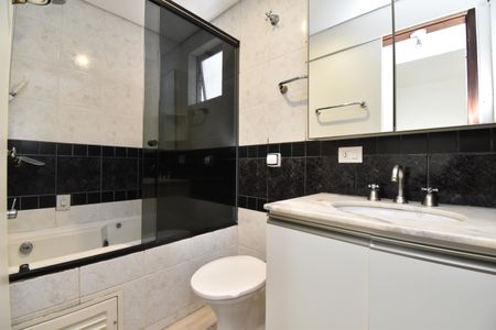 Apartamento para alugar com 143m², 3 quartos e 1 vagaBanheiro da Suíte