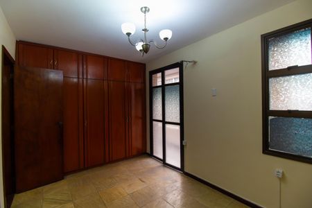 Apartamento para alugar com 114m², 4 quartos e 1 vaga