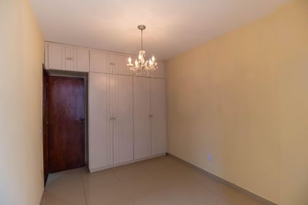 Apartamento para alugar com 114m², 4 quartos e 1 vaga