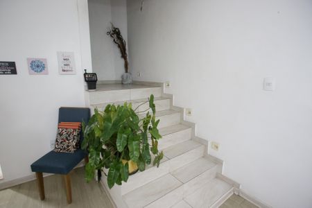 Casa para alugar com 200m², 3 quartos e sem vagaEscada