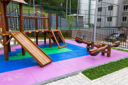 Apartamento para alugar com 49m², 2 quartos e 1 vaga Apartamento para alugar com 49m², 2 quartos e 1 vagaÁrea comum - Playground