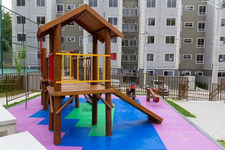 Apartamento para alugar com 49m², 2 quartos e 1 vaga Apartamento para alugar com 49m², 2 quartos e 1 vagaÁrea comum - Playground