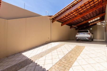 Casa à venda com 211m², 3 quartos e 4 vagasGaragem