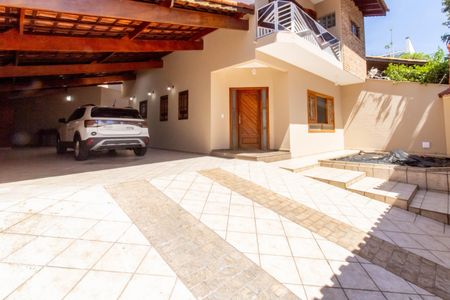 Casa à venda com 211m², 3 quartos e 4 vagasGaragem