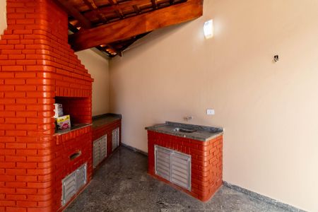 Casa à venda com 211m², 3 quartos e 4 vagasChurrasqueira