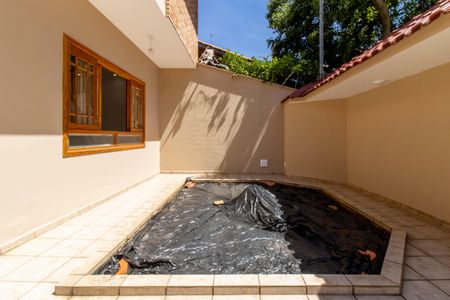 Casa à venda com 211m², 3 quartos e 4 vagasEspaço para Jardim 