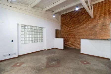 Casa à venda com 240m², 4 quartos e 4 vagasFoto 01