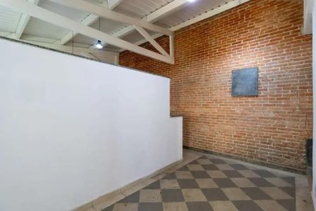 Casa à venda com 240m², 4 quartos e 4 vagasFoto 02