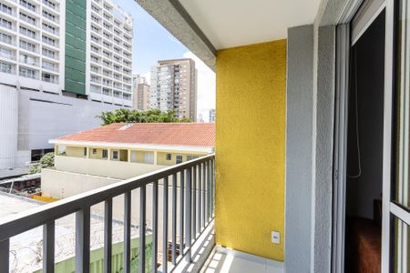 Apartamento à venda com 28m², 1 quarto e sem vaga Apartamento à venda com 28m², 1 quarto e sem vagaVaranda