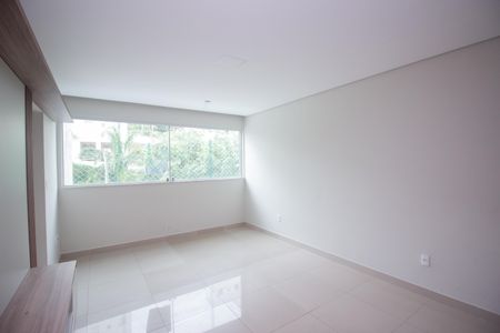Sala de apartamento à venda com 2 quartos, 69m² em Cabral, Contagem
