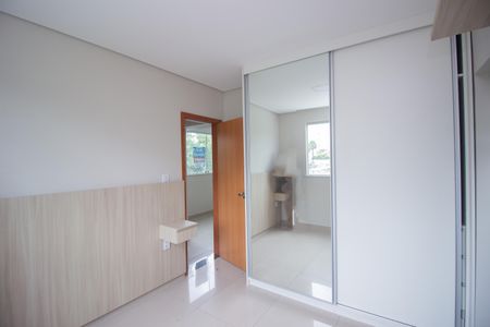 Quarto Suíte de apartamento à venda com 2 quartos, 69m² em Cabral, Contagem