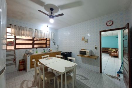 Casa para alugar com 200m², 2 quartos e 3 vagas Casa para alugar com 200m², 2 quartos e 3 vagasCozinha