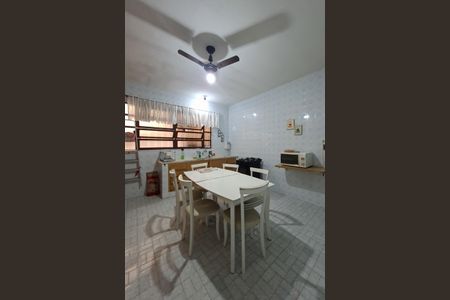 Casa para alugar com 200m², 2 quartos e 3 vagas Casa para alugar com 200m², 2 quartos e 3 vagasCozinha