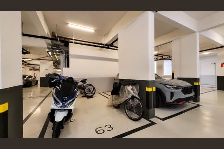 Apartamento à venda com 170m², 3 quartos e 3 vagas Apartamento à venda com 170m², 3 quartos e 3 vagasGaragem