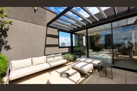 Apartamento à venda com 170m², 3 quartos e 3 vagas Apartamento à venda com 170m², 3 quartos e 3 vagasÁrea comum - Piscina