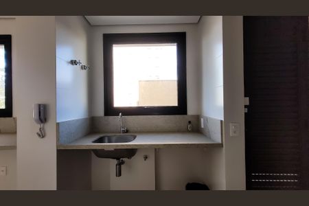 Apartamento à venda com 170m², 3 quartos e 3 vagas Apartamento à venda com 170m², 3 quartos e 3 vagasLavanderia