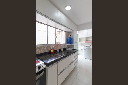 Casa de condomínio à venda com 74m², 3 quartos e 2 vagasCozinha